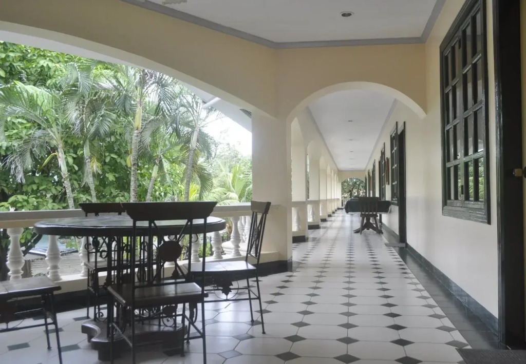La Planta Hotel and Restaurant, Inc