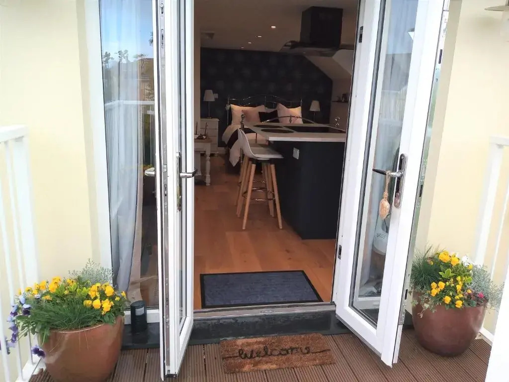 The Captains Quarters, Woolsery