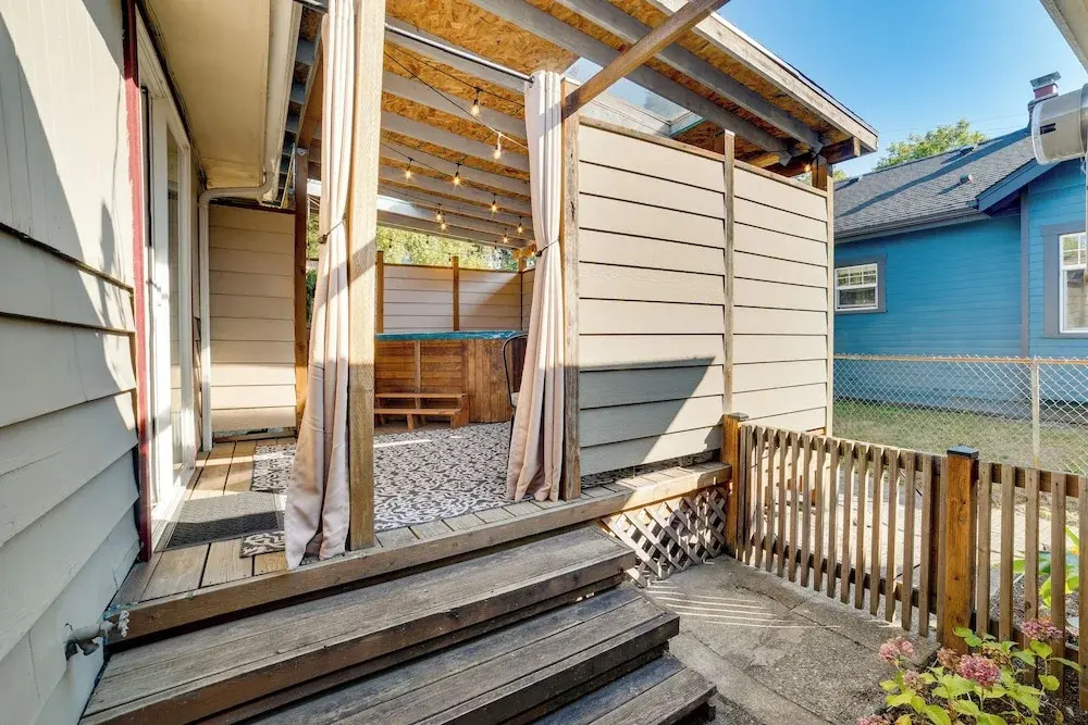 Hot Tub, 5 Mi to Lumen Field! Newly Updated Home