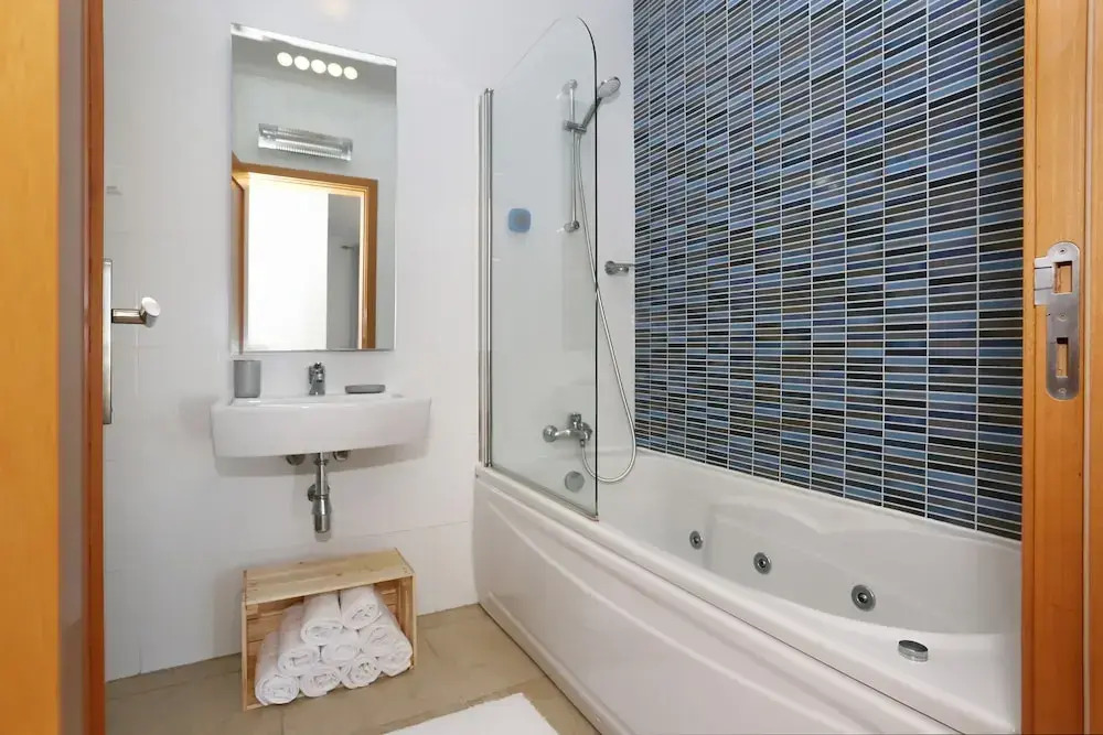 3-bedroom Apartment With Pool, Gym & Jacuzzi