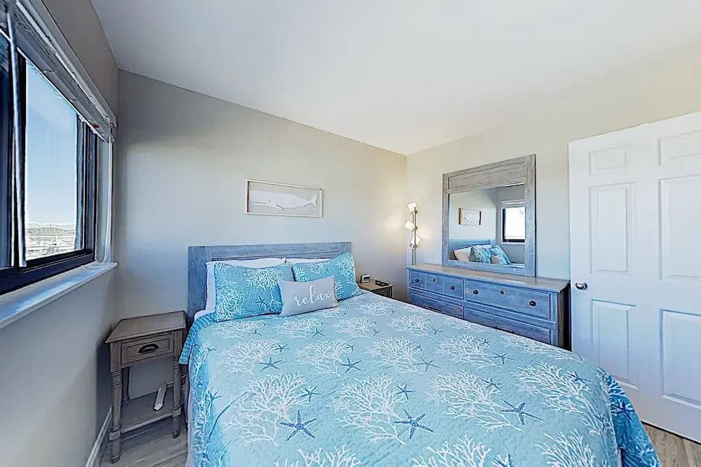 New Listing! Chic Ocean-View Condo W/ Rooftop Deck Condo