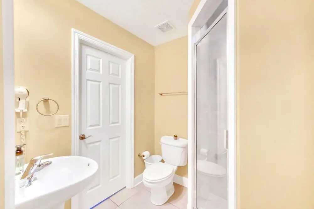 Near Disney - 4BR Townhome - Resort Pool Access