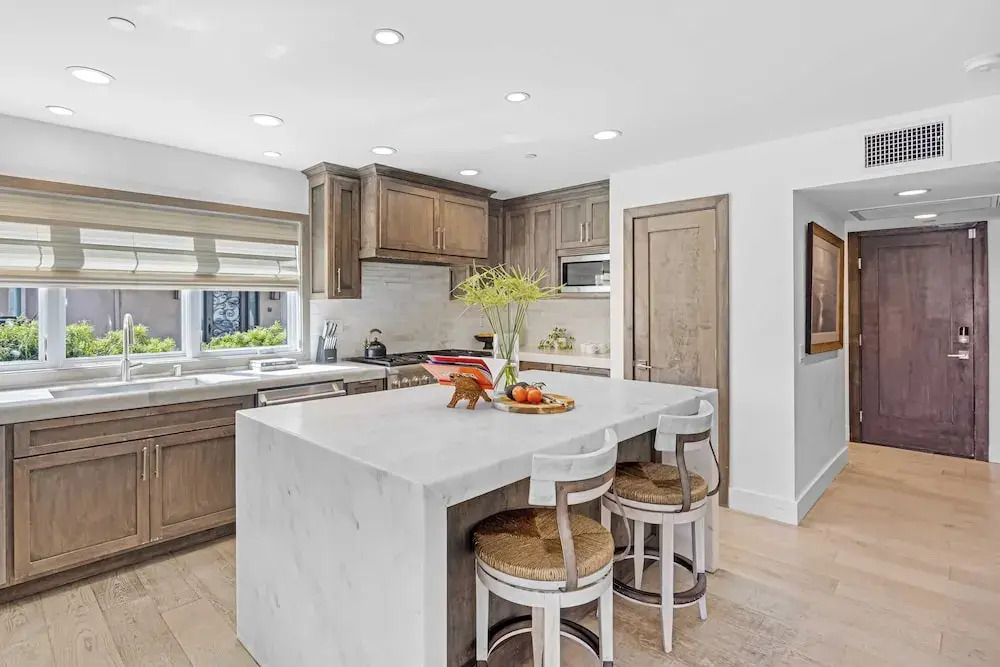 200 East Balboa Oceanview Rooftop Steps to Sand, Pier, Boardwalk & Dining