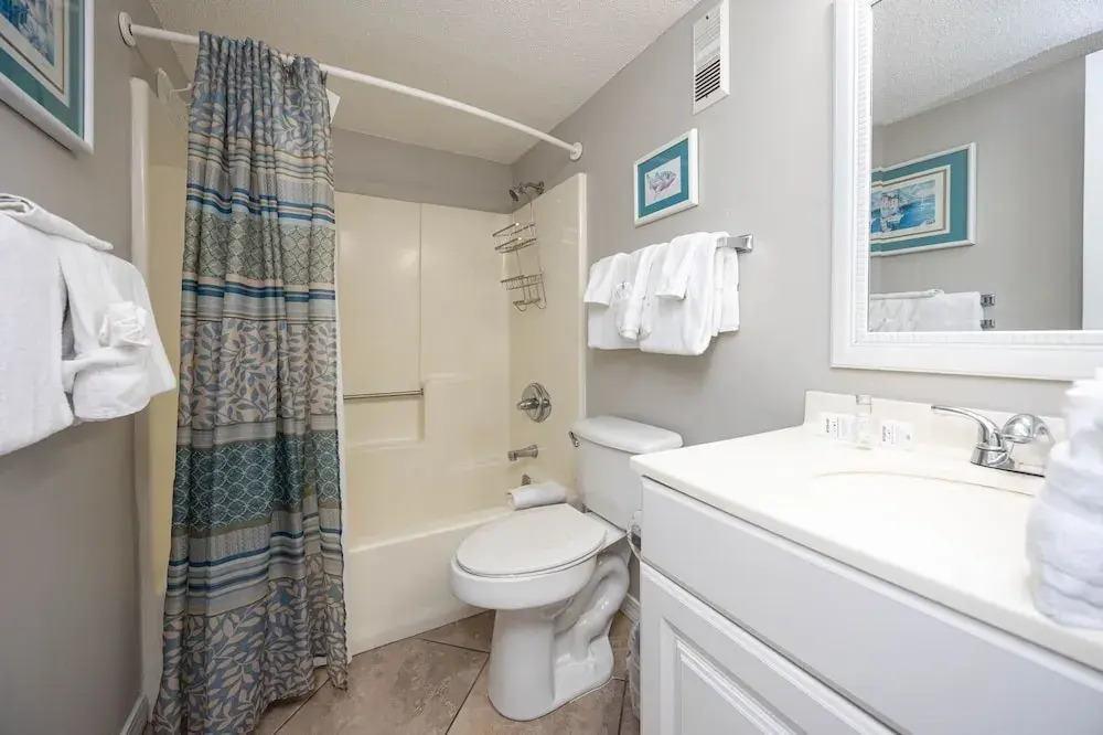 Island Winds East 301 3 Bedroom Condo