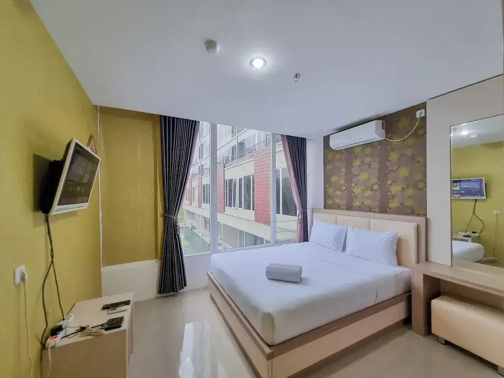 Elegant And Spacious 2Br Loft Green Park Yogyakarta Apartment