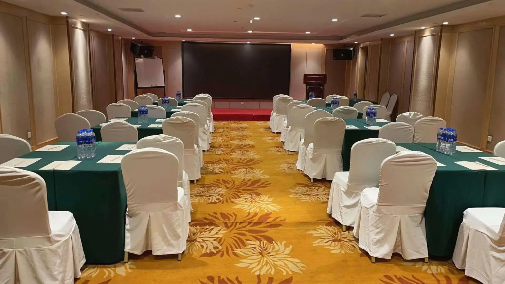 Vienna International Hotel (Chengdu Exhibition Center Zhonghe Metro Station)