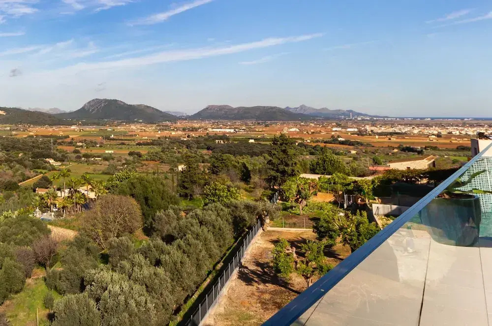 Montblau in Buger With 4 Bedrooms and 5 Bathrooms