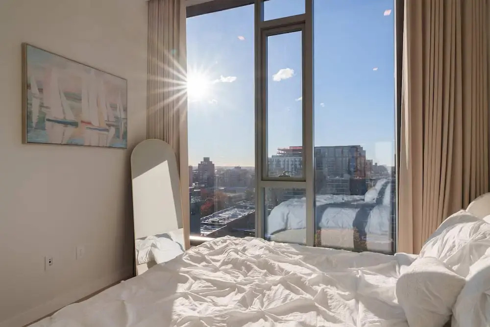 New Luxury Penthouse w Pool Gym in Flushing