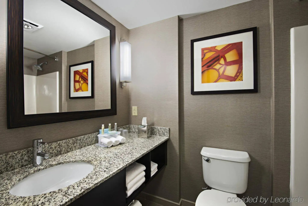 Holiday Inn Express & Suites Boston - Cambridge by IHG