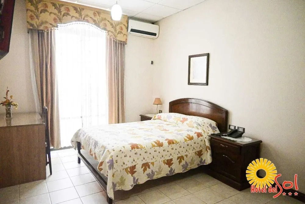 Hotel De Sol