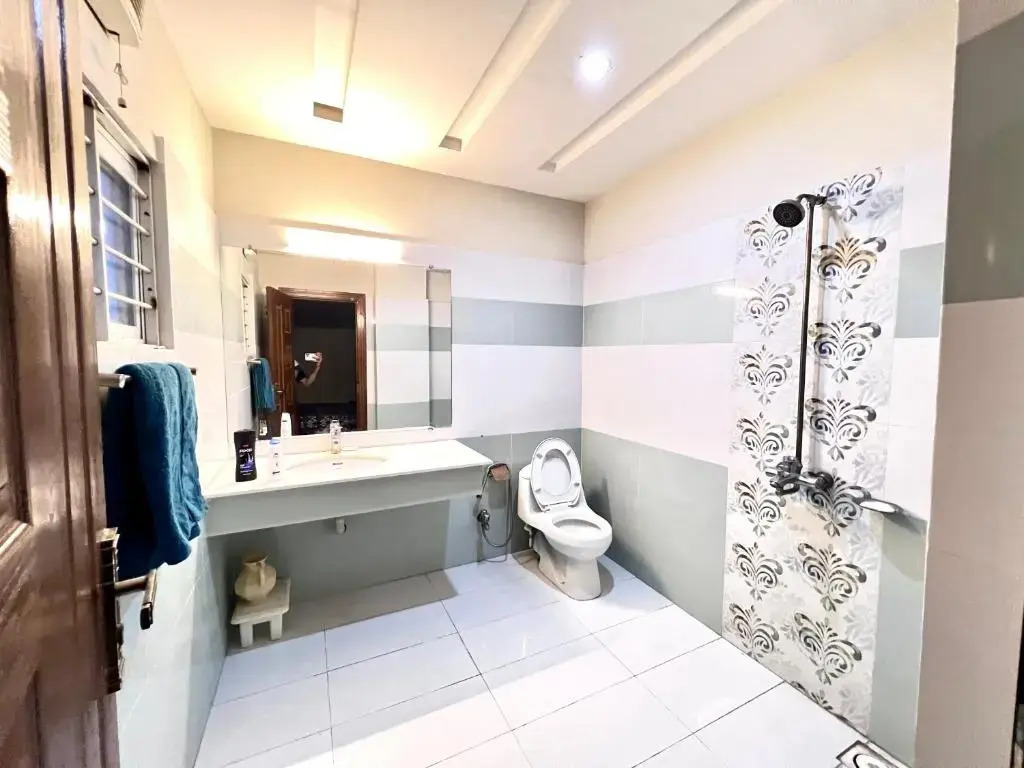 PENTHOUSE 3 Bedrooms LUXURY Apartment E11 Islamabad