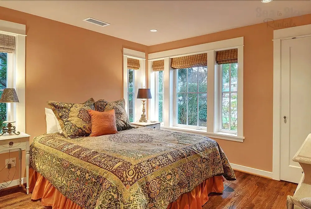 Magnolia Pine N Sea Cottage with Fireplace