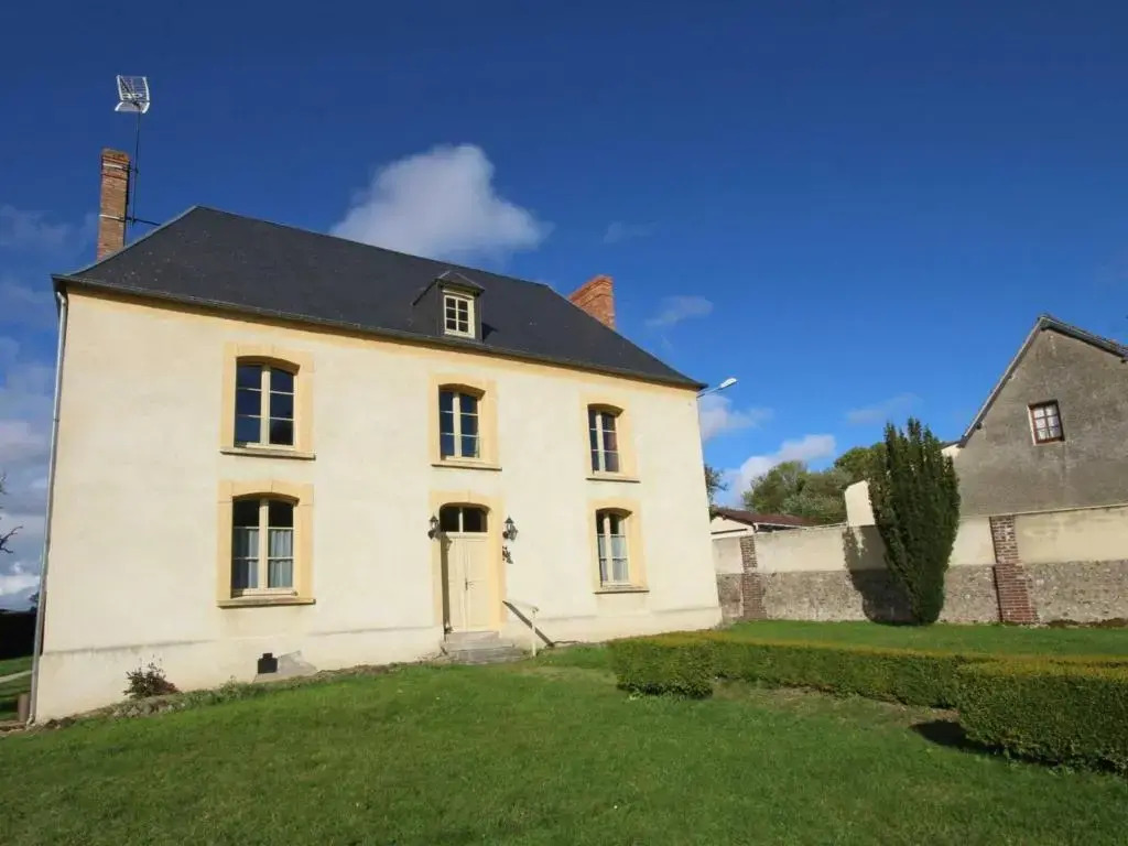 Ancien presbytère restauré avec jardin et WIFI à La Gonfrière - FR-1-497-78