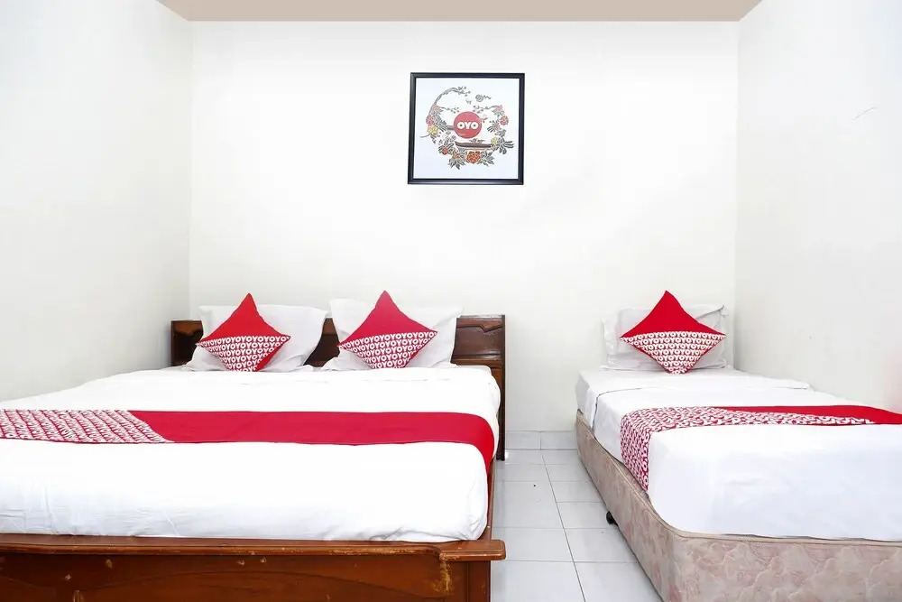 Hotel Pura Puspa Rosa by OYO Rooms