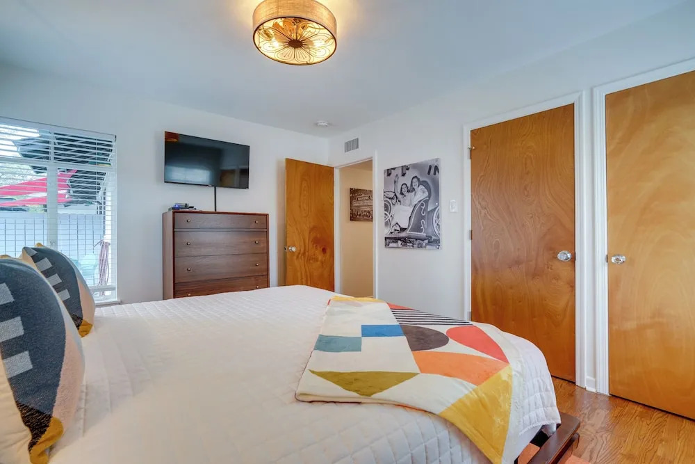 San Antonio Vacation Rental ~ 7 Mi to River Walk!