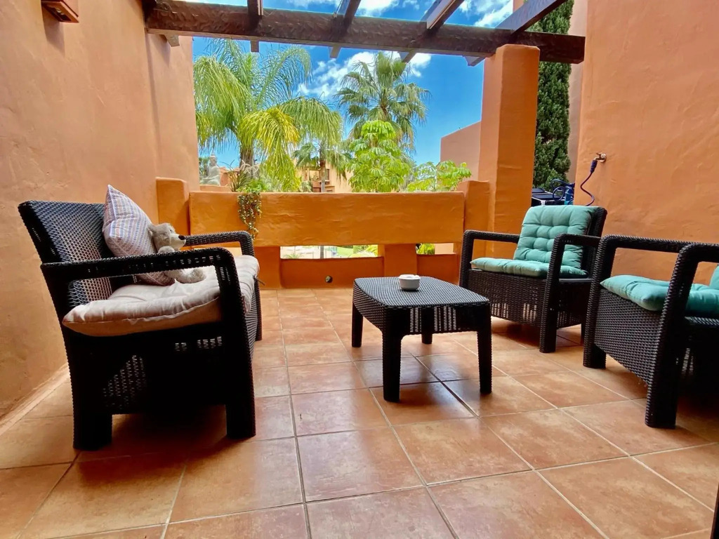 Resort Style 2 Bedroom Apartment near Marbella FREE WIFI & PARKING