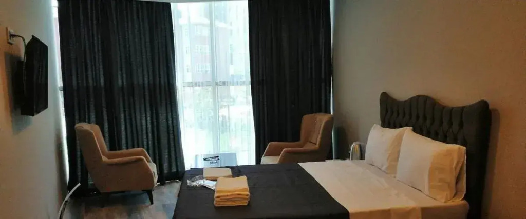 Plus Park Suite & Hotel