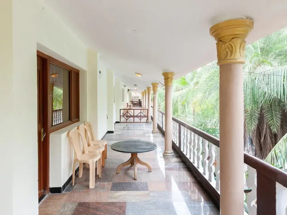 Capital O 40116 Sea Breeze Resort