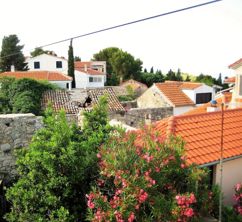 Apartment With 2 Bedrooms in Murter, With Wonderful sea View, Balcony
