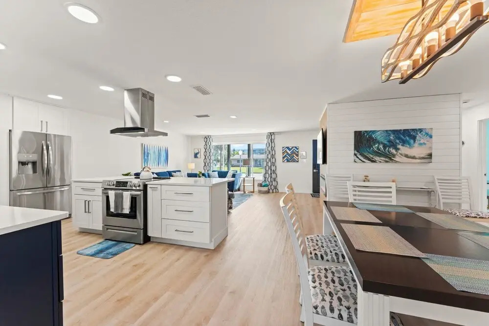 384 Harbor Drive