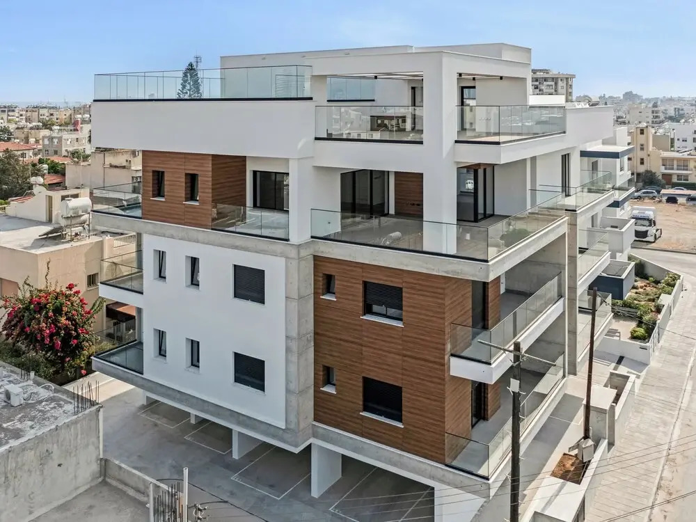 Sanders Crystal 1 - Large 4-bdr Penthouse With Shared Pool