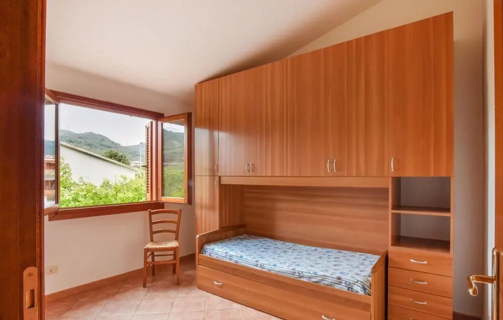 2 Bedroom Stunning Home In Straulas