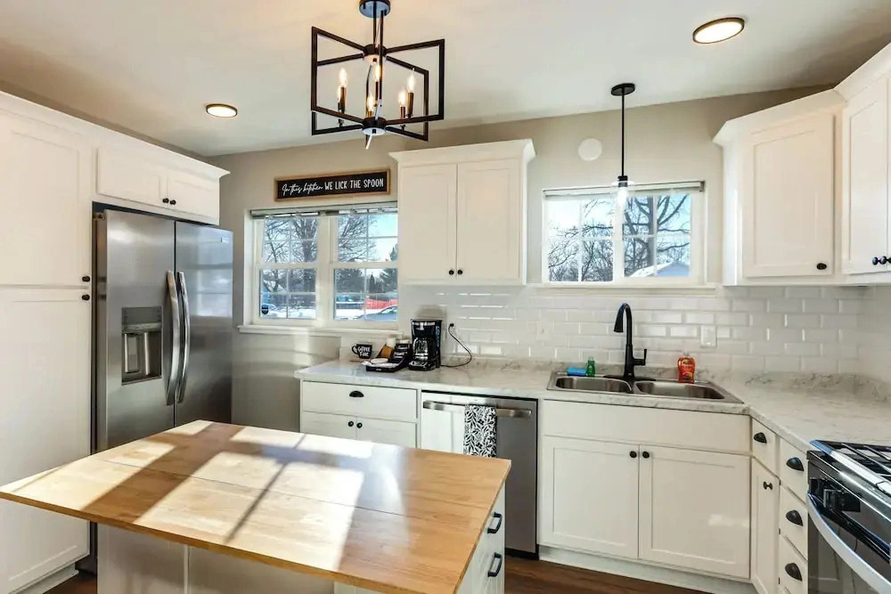 Stay in the Heart of London! Walkable, Modern Home