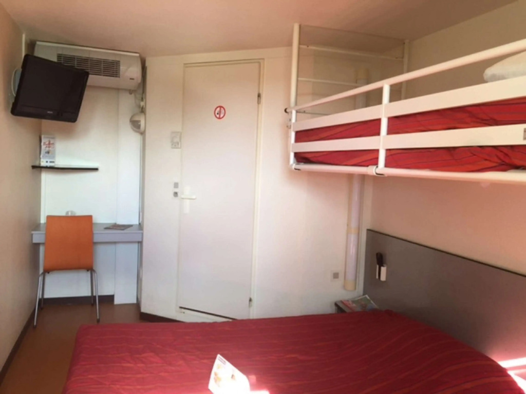 Premiere Classe Niort Est La Creche