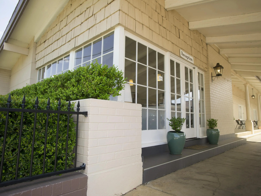 The Club Motel and Apartments