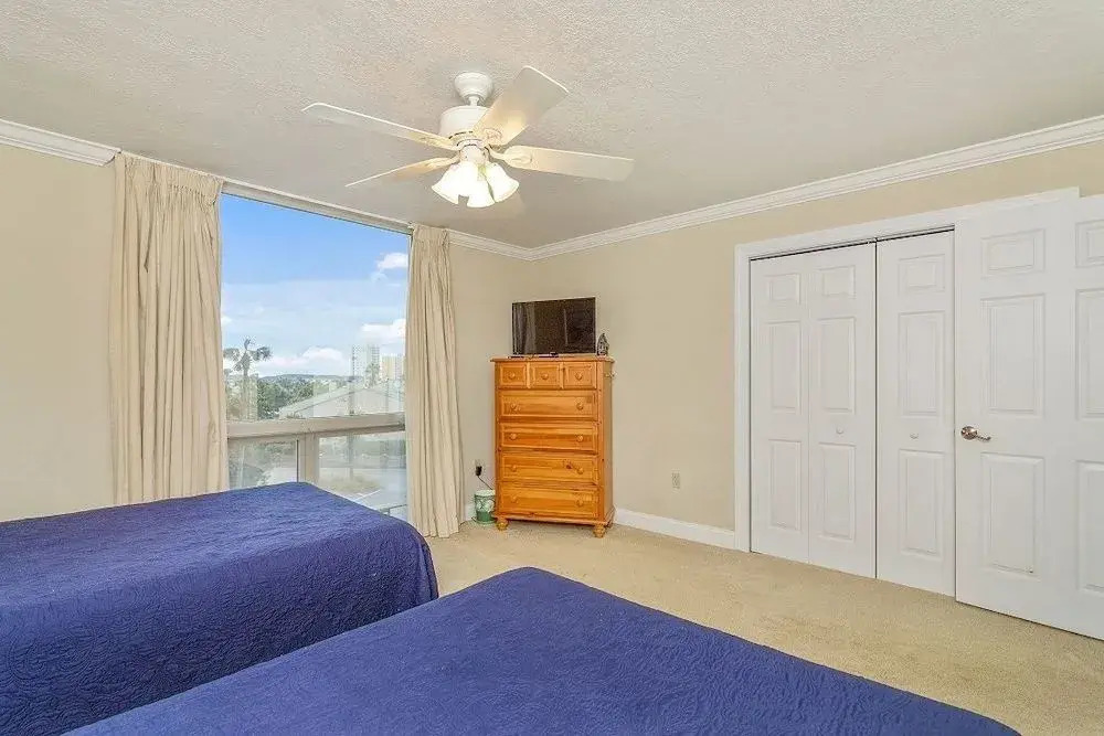 Shoreline 3041 Condo by RedAwning