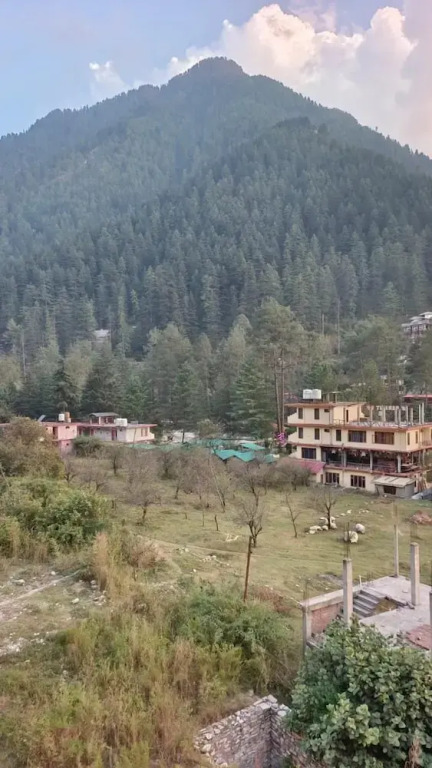 Shesh Besh Guest House & Restaurant