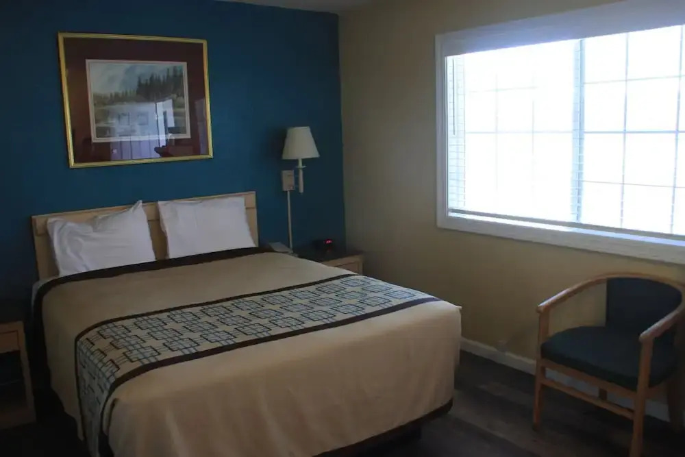 Penny Saver Inn