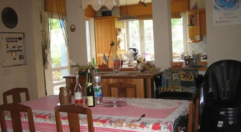 A la Maison Bleue
