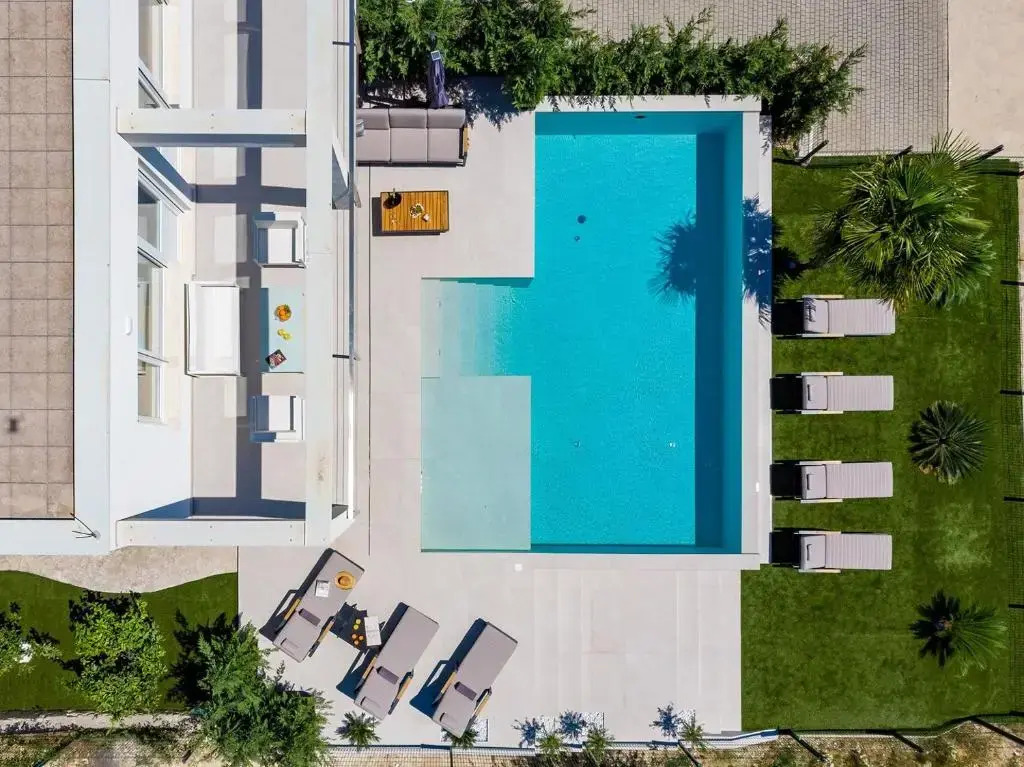 Seaview Villa ABA with 38sqm heated infinity pool, 4 bedrooms, Media room, 150m from sea