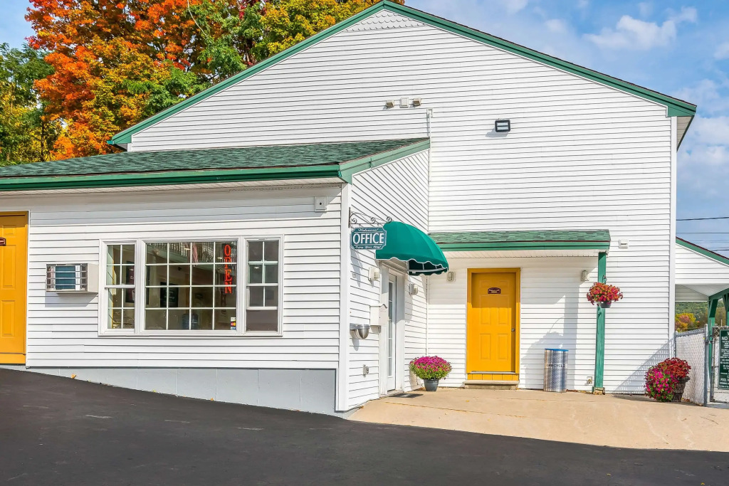 Blue Line Inn Lake George