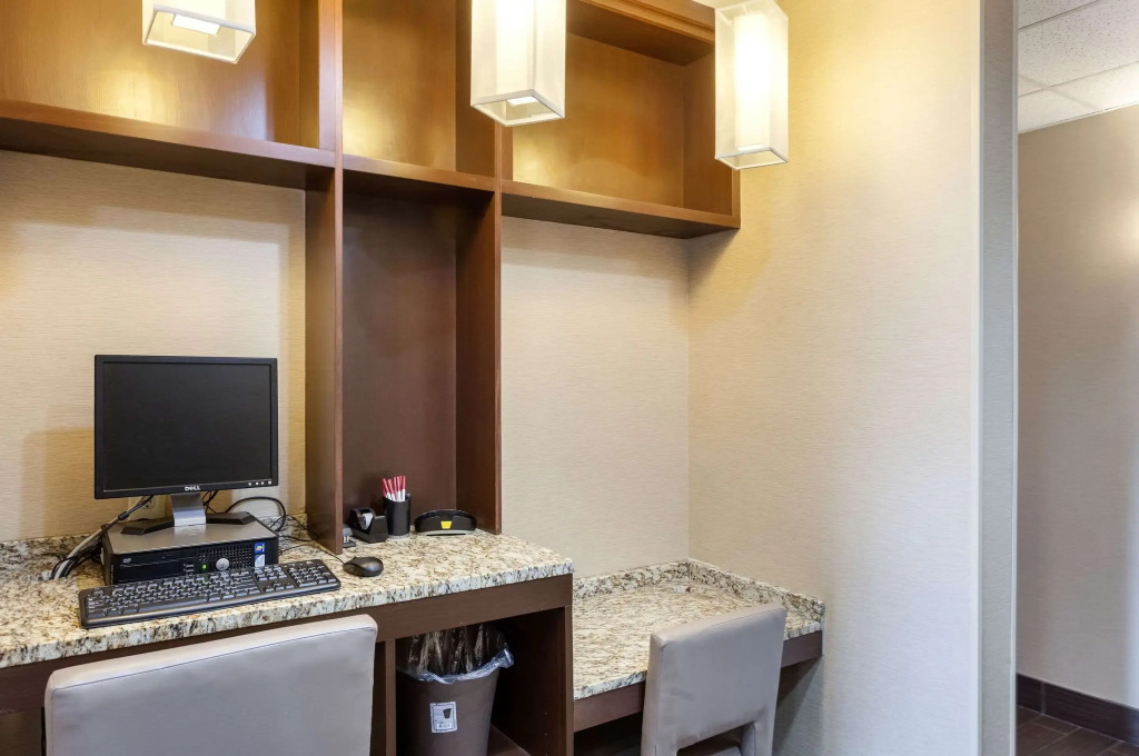 Comfort Suites Lincoln North