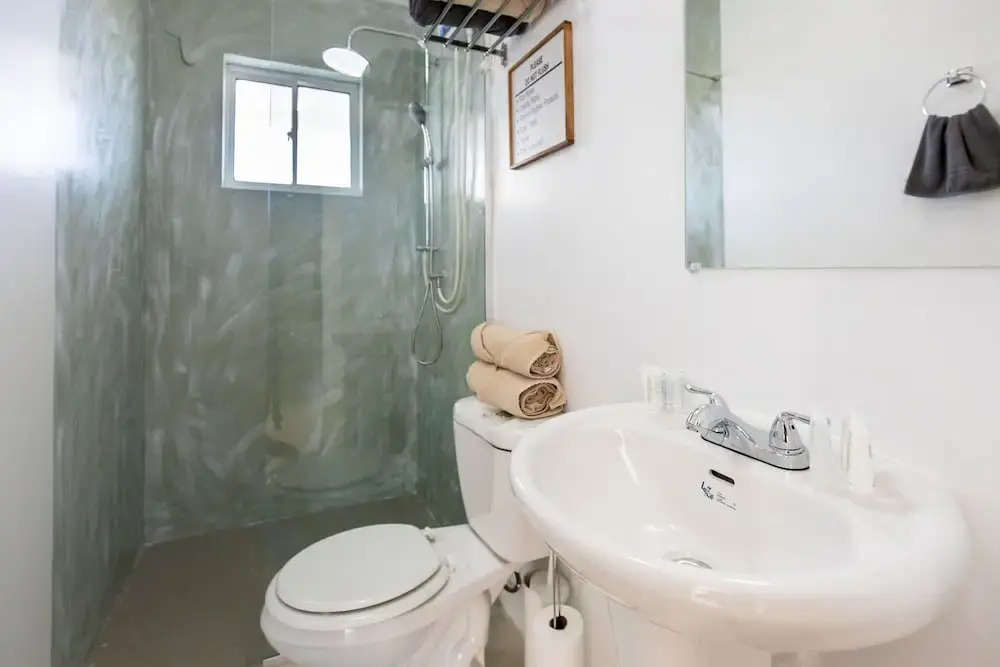 Luxury 2BR Apartment With Pool - Great Location