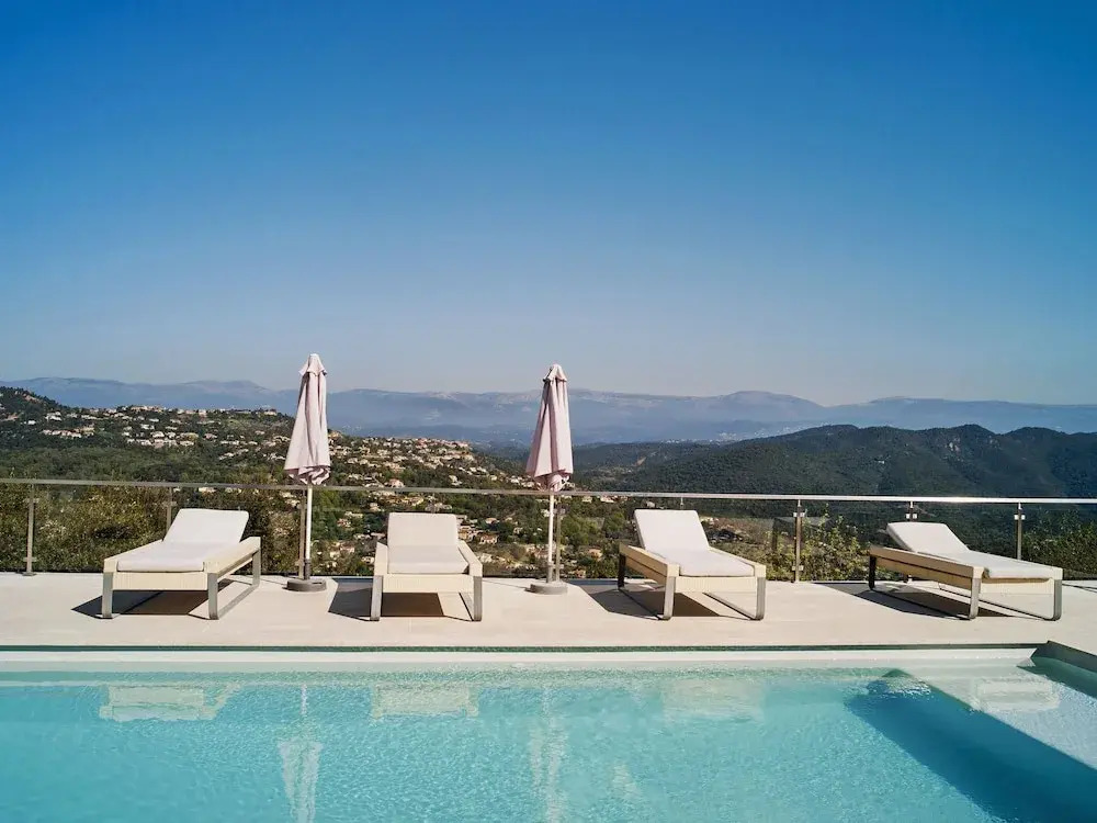Uxurious Villa in Fréjus With Heated Pool & Panoramic View