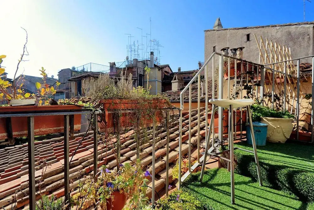 Pantheon Charming Penthouse