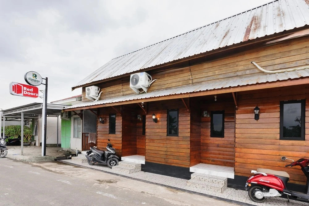 RedDoorz at Raujan Guesthouse Syariah Banjarmasin