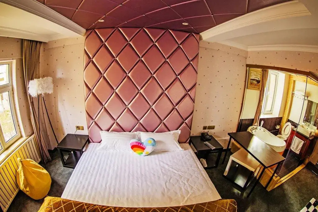 Dalian 1219 Theme Hotel