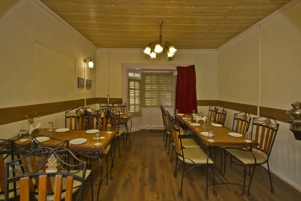 OYO 1706 Hotel The Alpine Heritage Residency