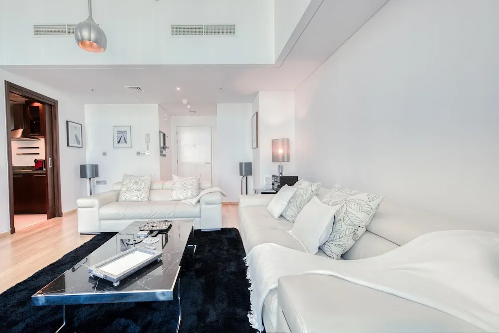 Paloma Tower 3705
