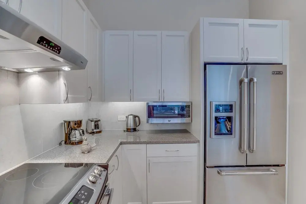 2 Bedroom Apartment located in Washington Dcâs Penn Quarter. 2 Apts by RedAwning