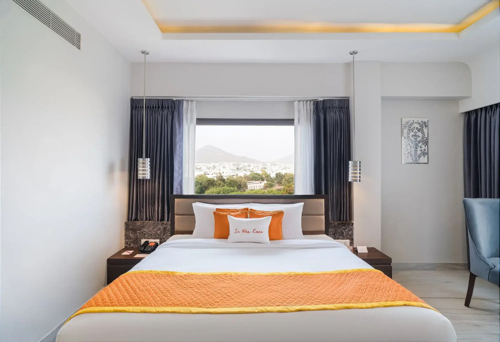 Q Hotel