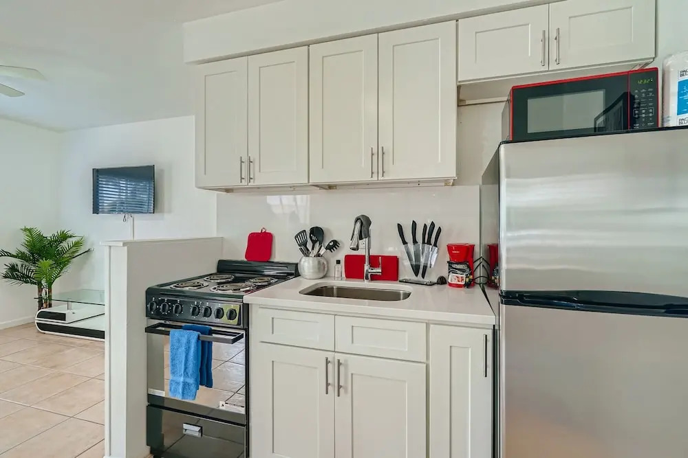 Singer Island Inn