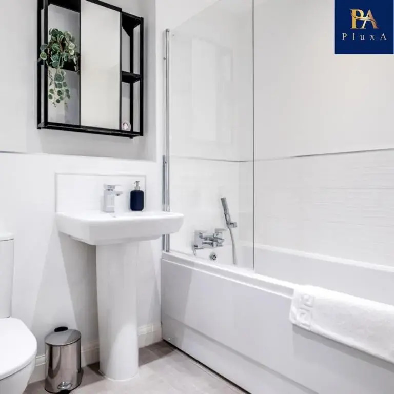 Modern Inn 5 Star Luxury 2 Bedroom Apartment in City Centre with Car Park