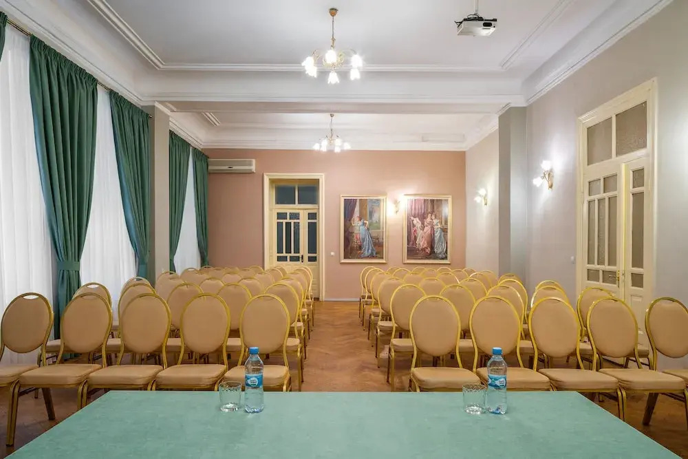 Tsentralnaya Hotel