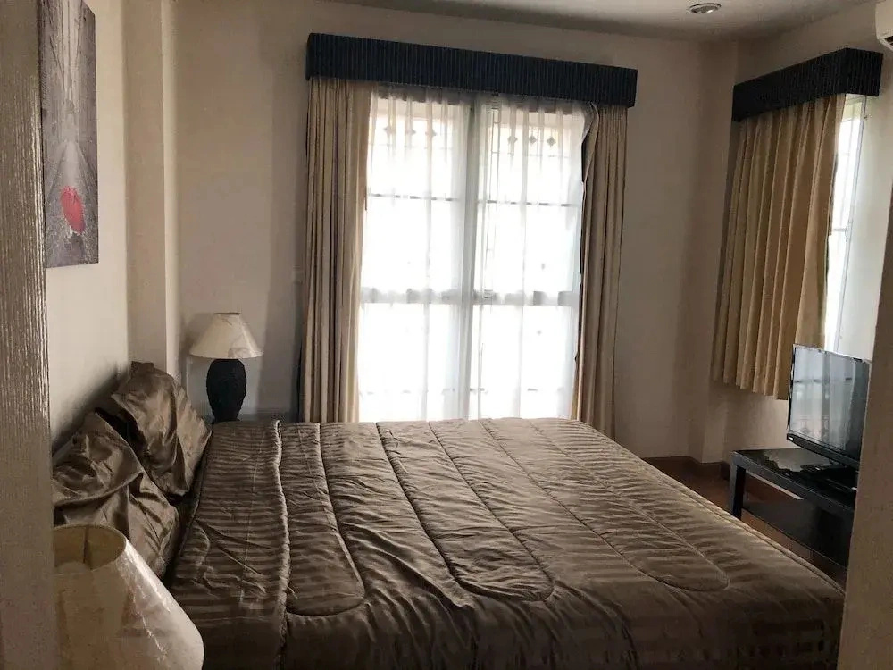 Pattaya Pool Villa TLH