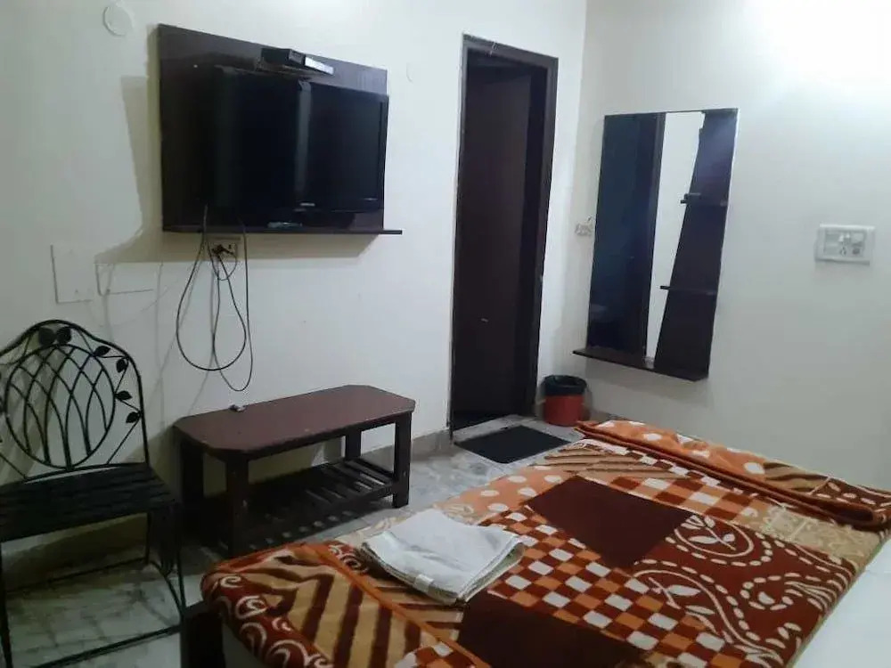 Hotel Pooja Palace